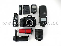 1 Canon EOS 7D Mark II mit Objektiv EFS 18-135mm, Aufsteckblitz und Zubehör