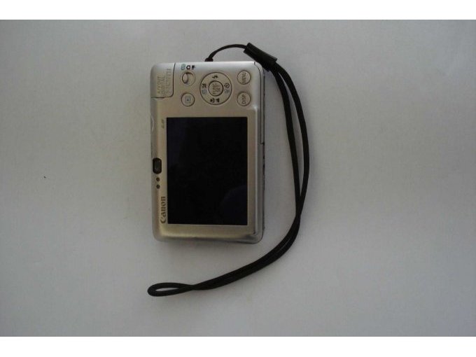 Die Canon mit Bedienelementen.