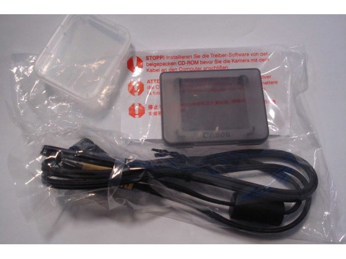 Kabel und Behältnis für die Speicherkarte.