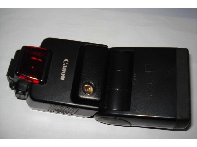 Canon SPEEDLITE 430EZ.