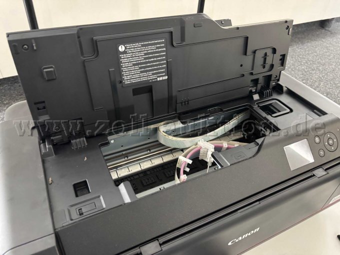 Gerät mit geöffnetem Deckel