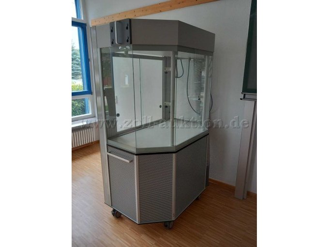 Chemieschrank
Vorderseite Chemieschrank
Vorderseite