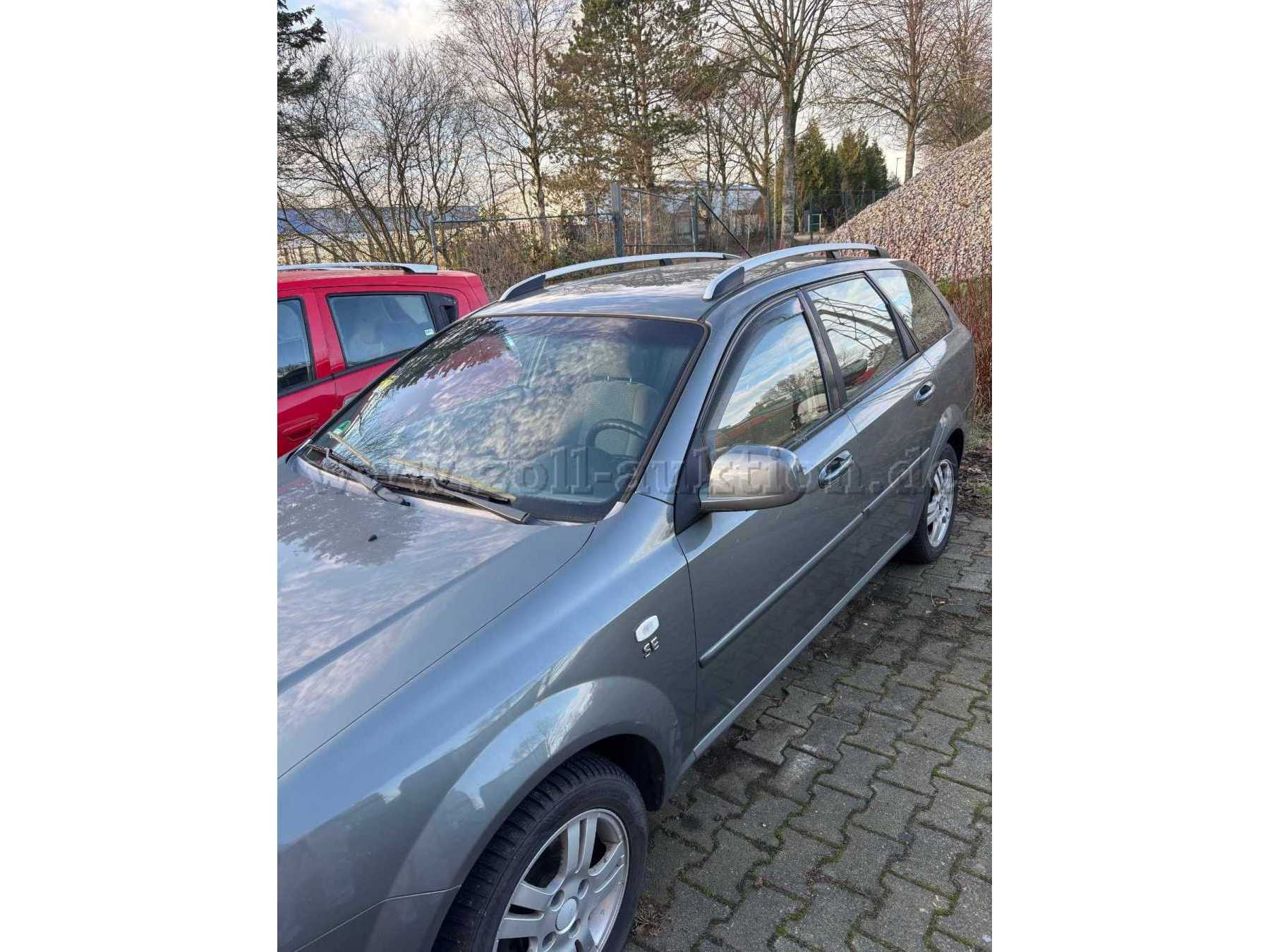 Seitenansicht des Fahrzeugs