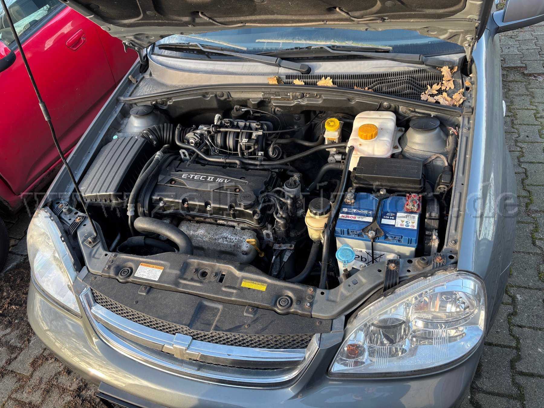 Motorraum des Fahrzeugs