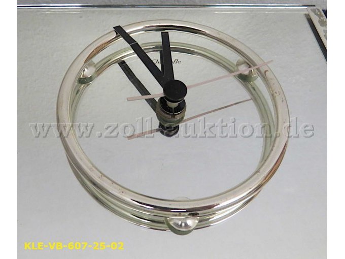 Minutenzeiger mit Knick und Farbabplatzung, Sekundenzeiger verbogen