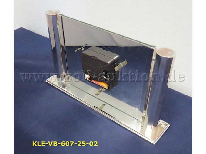 Ansicht Rückseite der Tischuhr