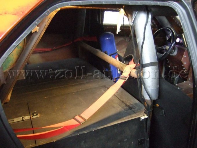 Chrysler Fond mit Hosenträgergurten und Stauboxen