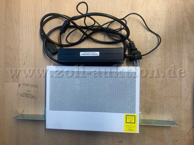 Cisco CBS350 -8FP-E-2G von Oben Ansicht mit Netzteil