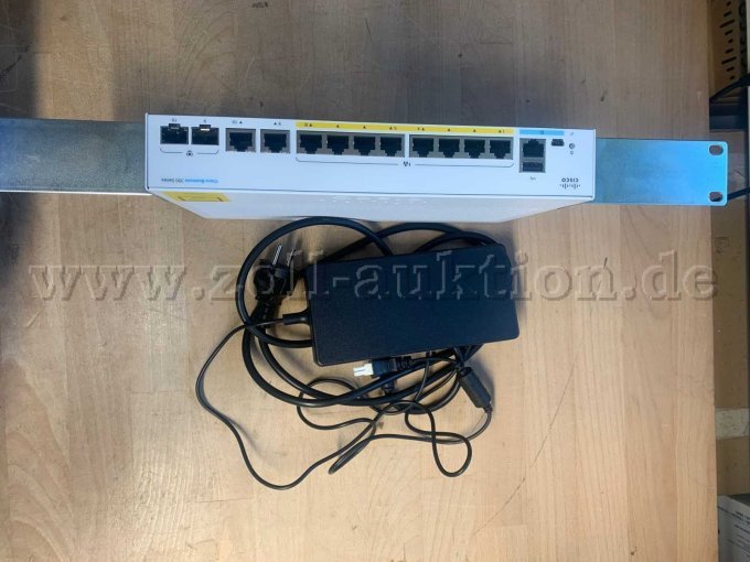 Cisco CBS350 -8FP-E-2G Vorderansicht mit Netzteil Cisco CBS350 -8FP-E-2G Vorderansicht mit Netzteil