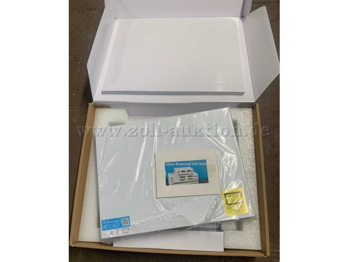 Switch von oben in Original Verpackung unten Anschlusskabel Switch von oben in Original Verpackung unten Anschlusskabel
