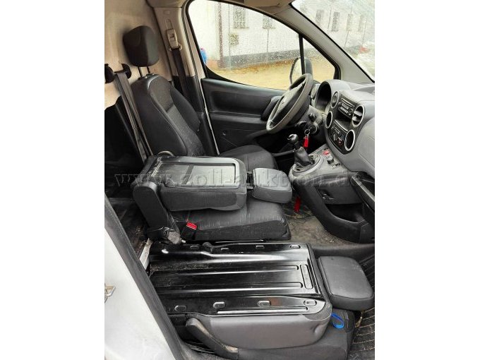 Durchlademöglichkeit / Beifahrerseite