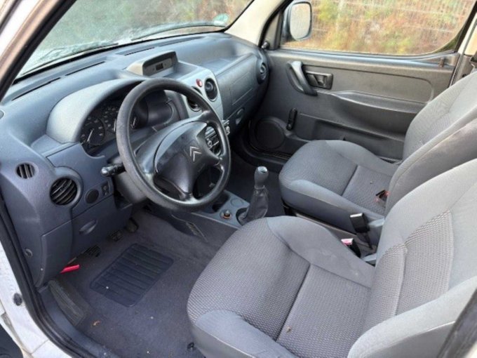 Innenraum Fahrerseite