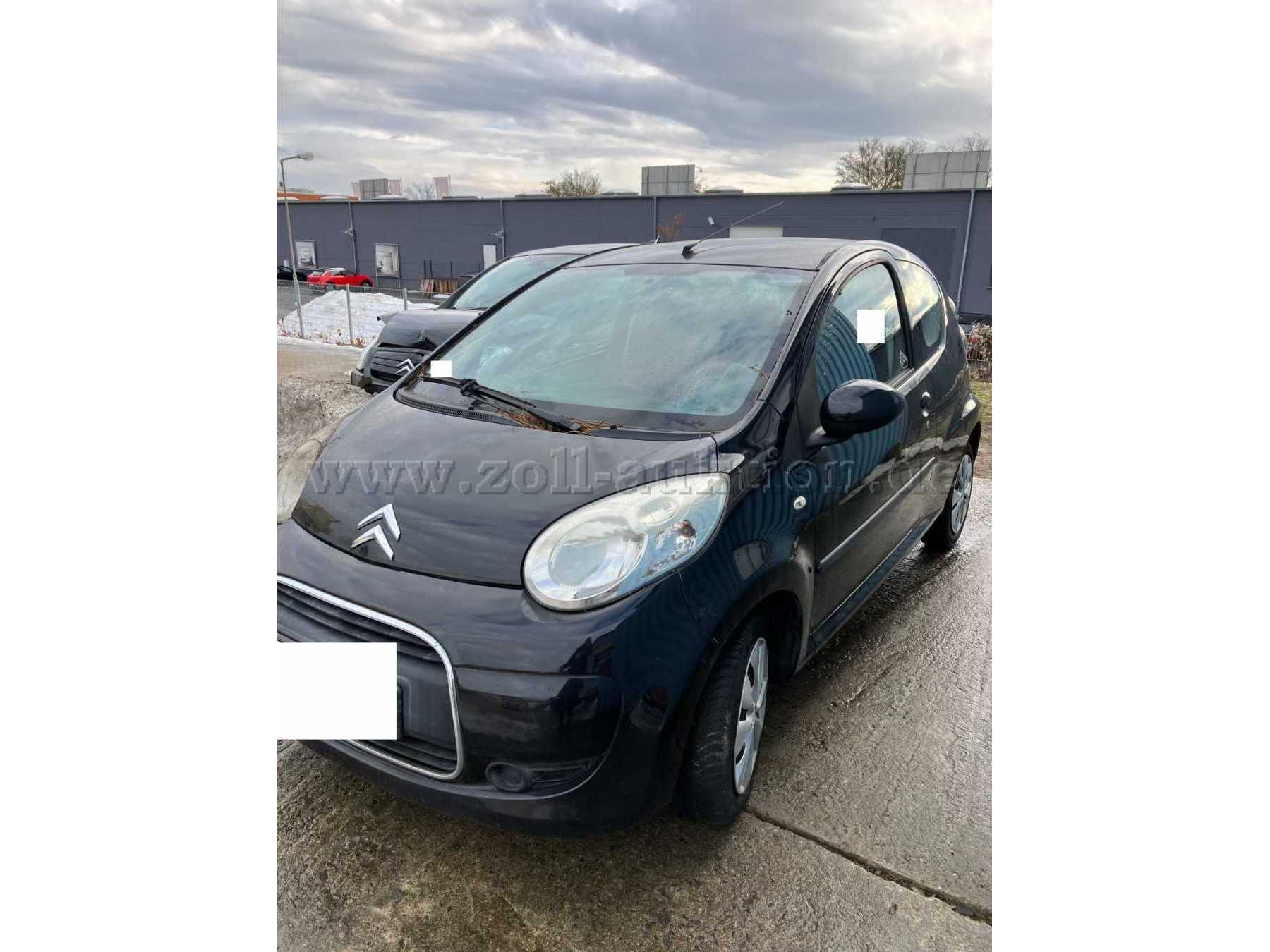 Frontansicht/fahrerseite