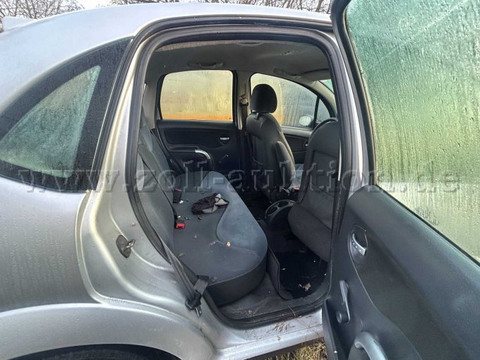 Hintere Sitzreihe rechts