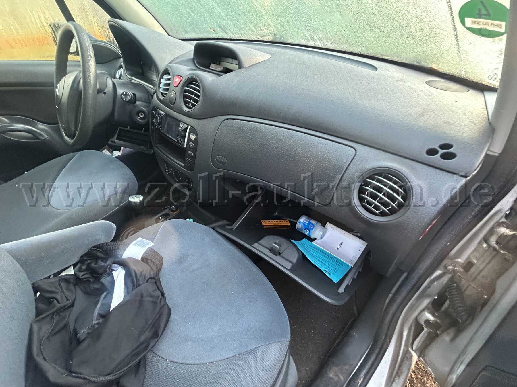 Innenraum Beifahrerseite