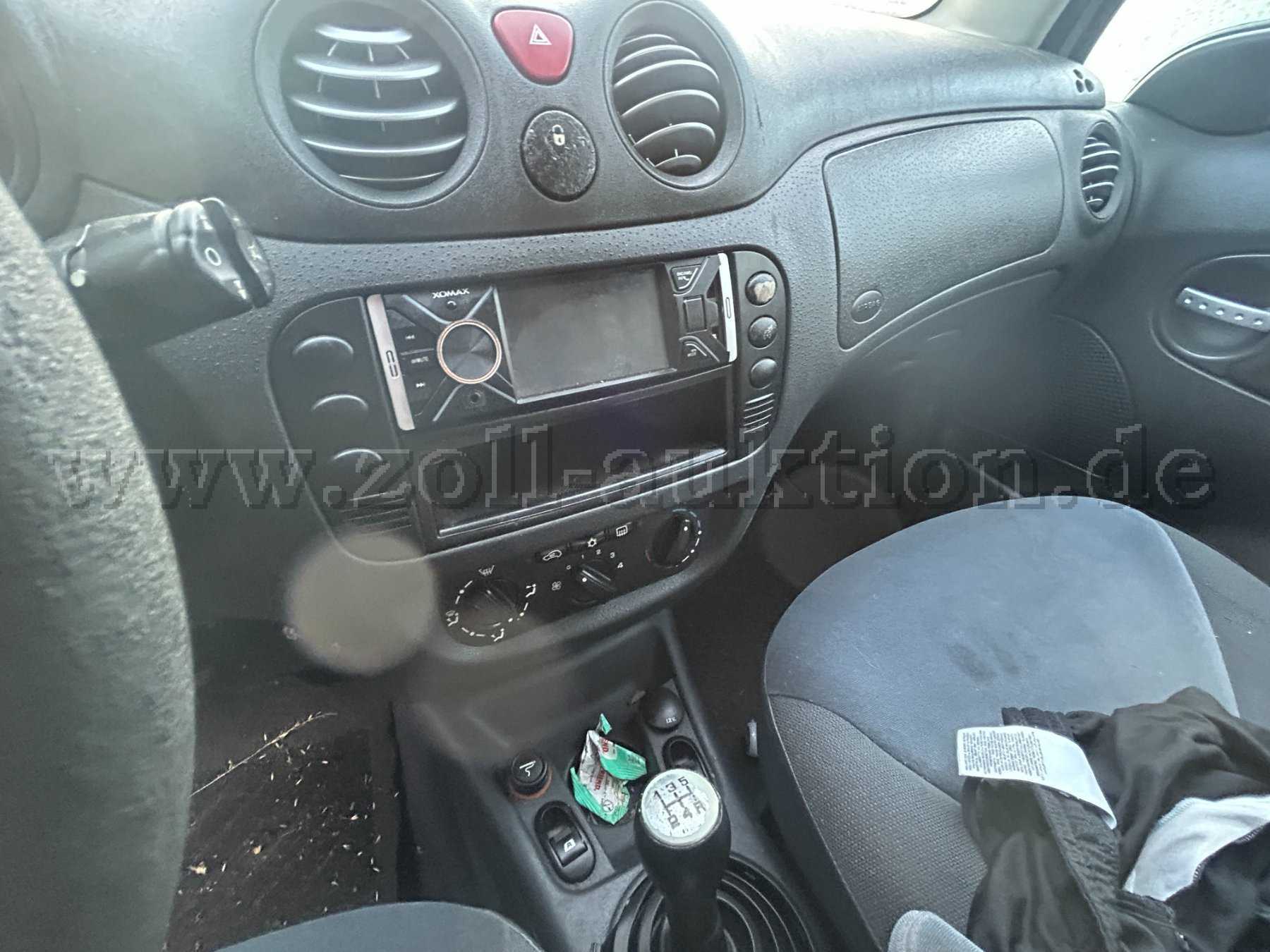 Mittelkonsole mit Radio