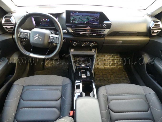 Gesamtansicht Armaturentafel