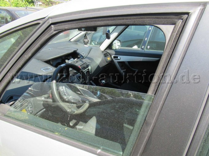 Fahrerseite offenes Fenster 2