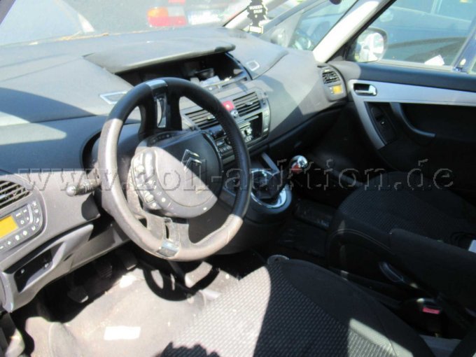 Cockpit 1
