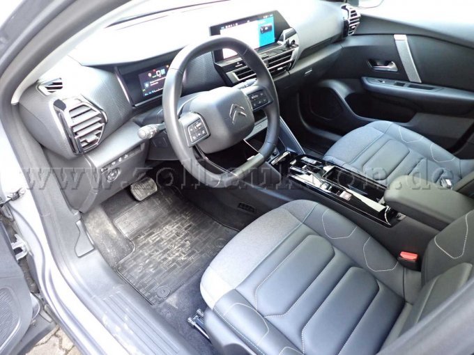 Innenansicht vorn links