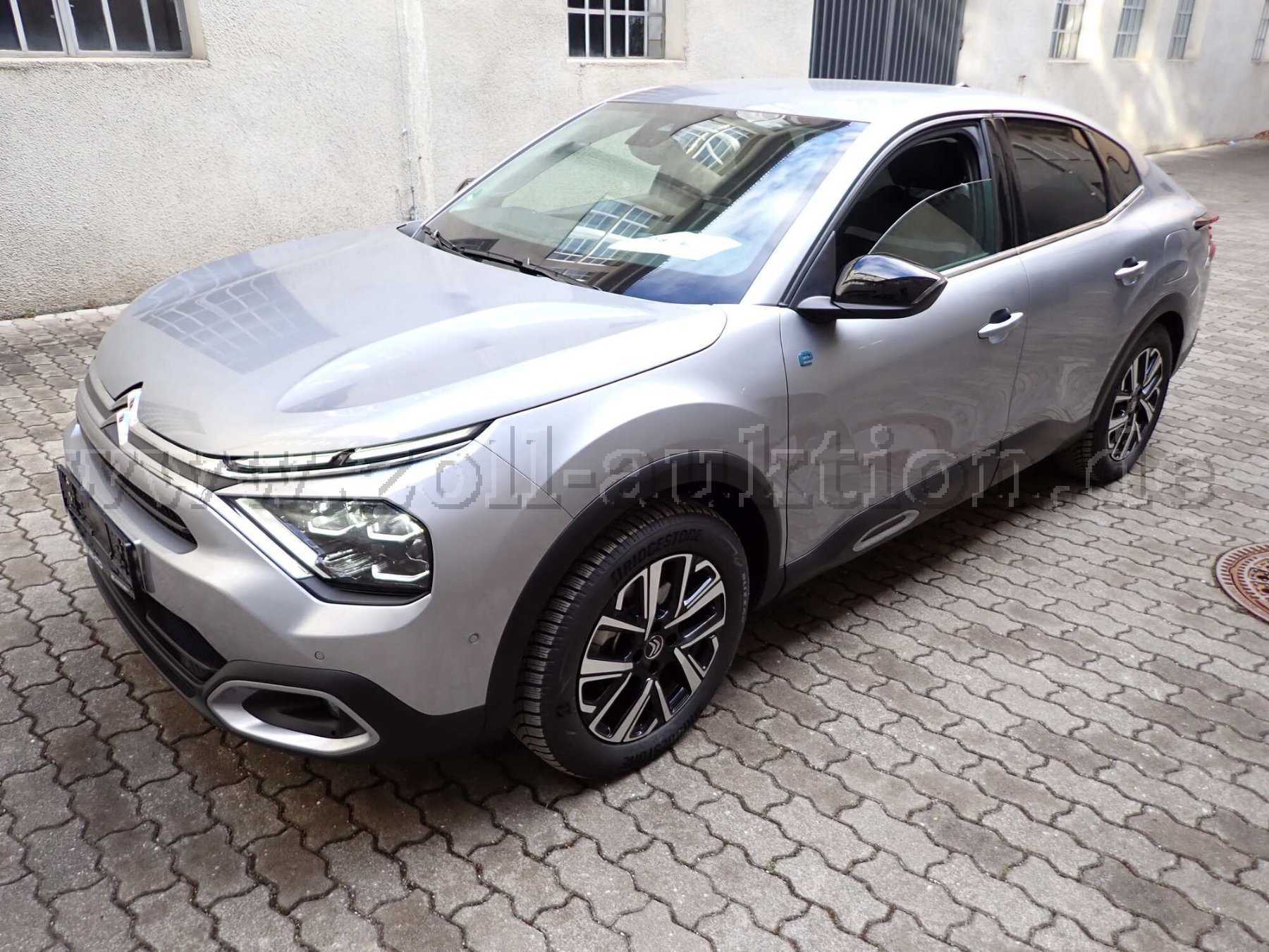 Frontansicht vorn links