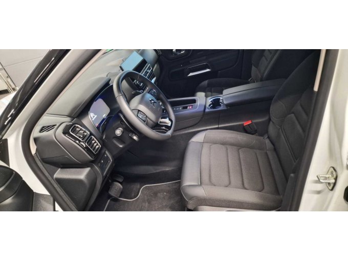 Innenraum vorne Fahrerseite