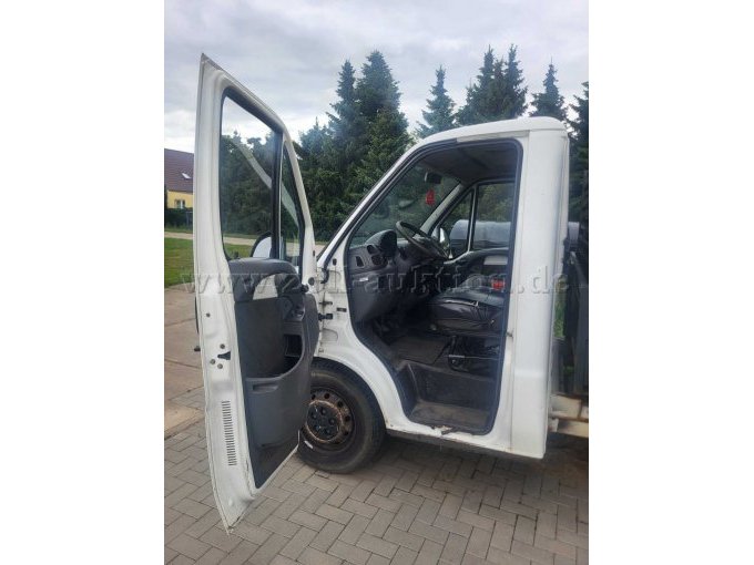 Einstieg Fahrerseite