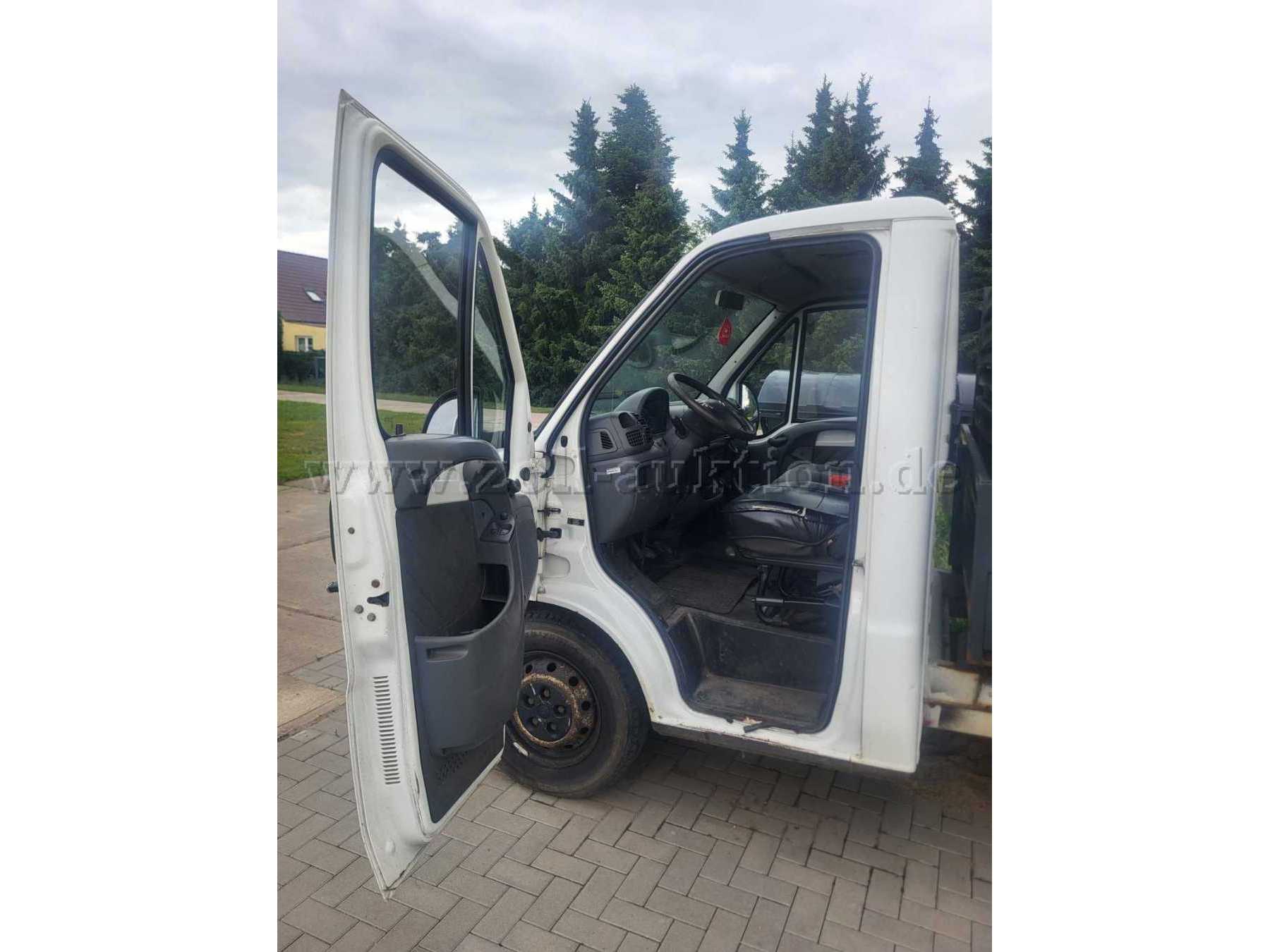 Einstieg Fahrerseite