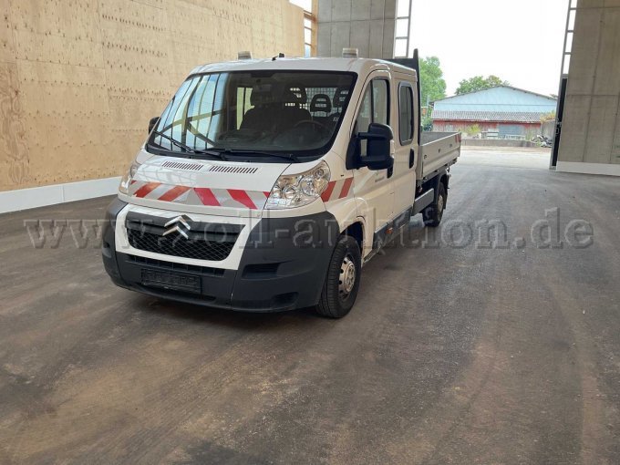 Front- und Seitenansicht Citroen Jumper