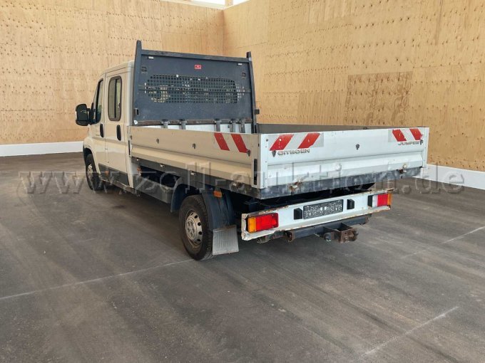 Heck- und Seitenansicht Citroen Jumper