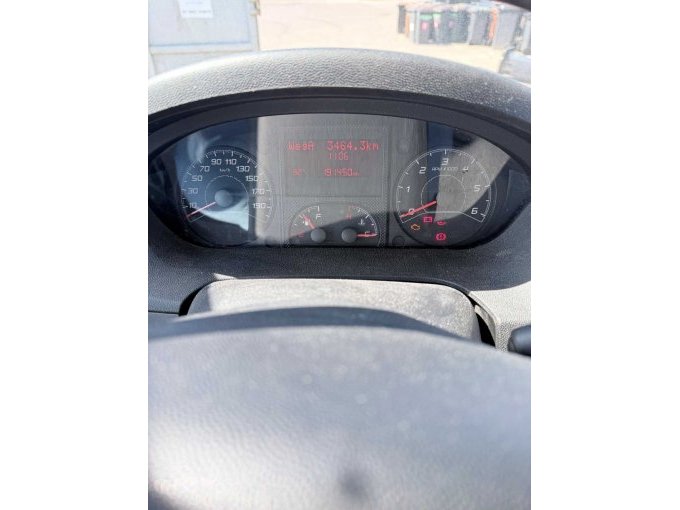 Ansicht:
Cockpit / Fahrer
