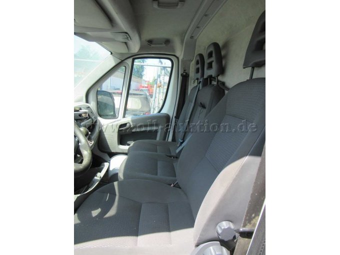 Innenraum Fahrerseite 2