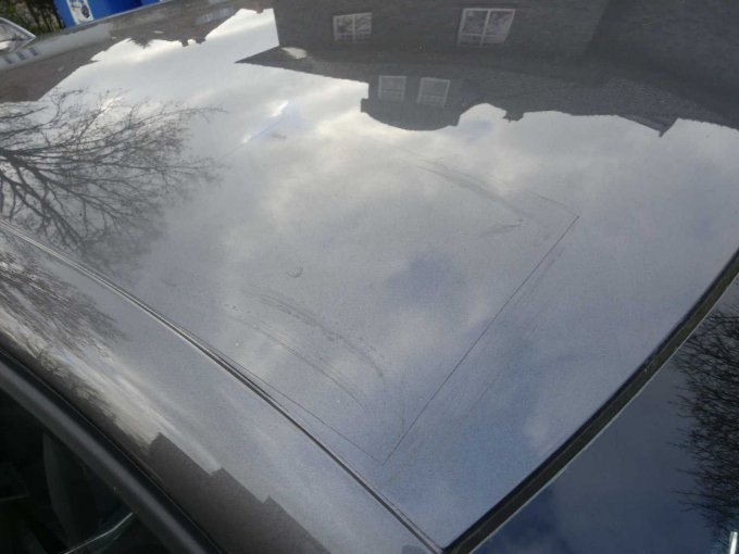 Beispiel Schutzfolie und Kratzer Fahrzeugdach