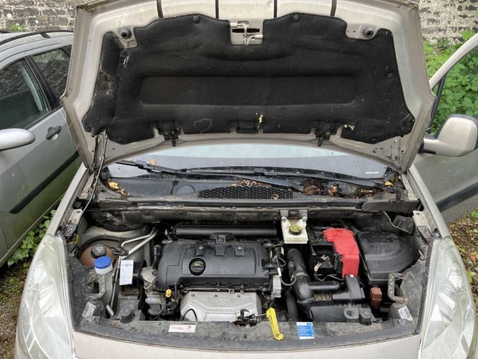 geöffneter Motorraum