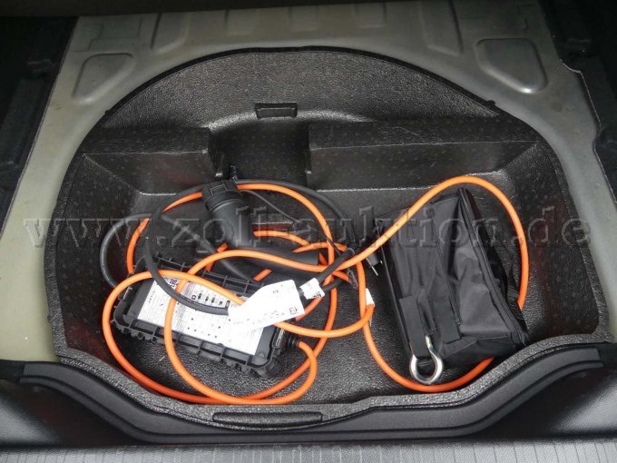 Staufach unter Laderaumboden