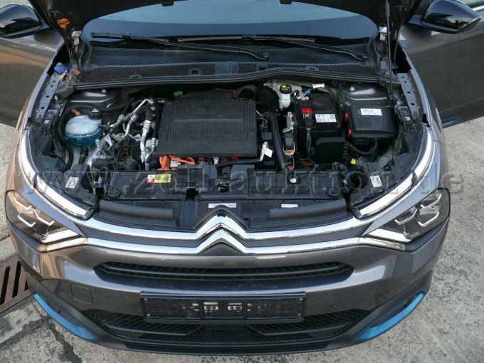 Innenansicht Motorraum