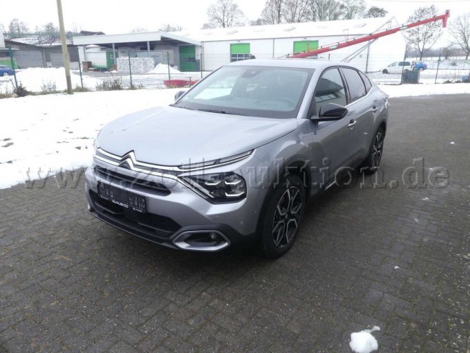 Frontansicht vorn links