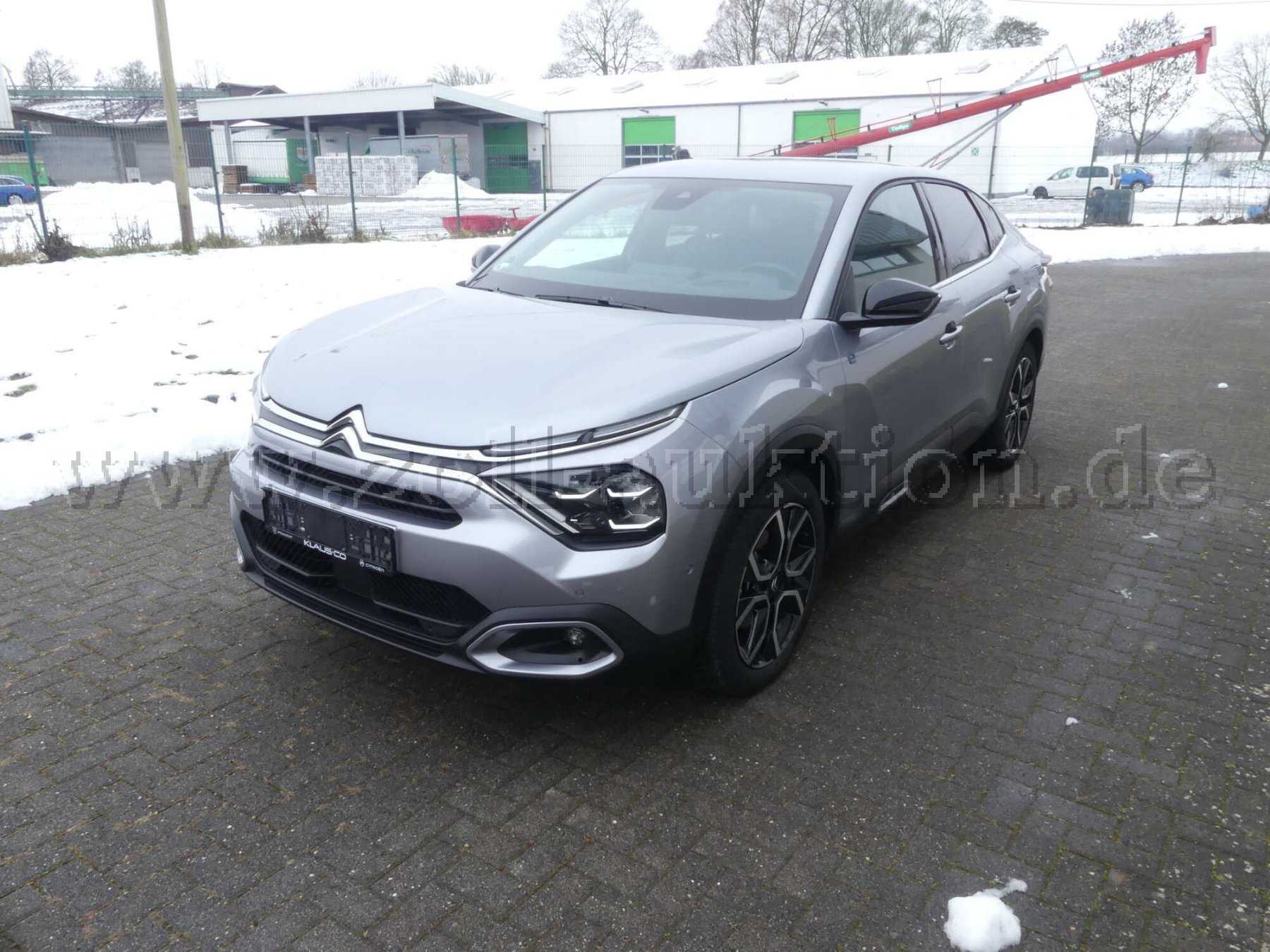 Frontansicht vorn links