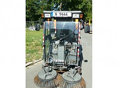 Kehrmaschine vorne