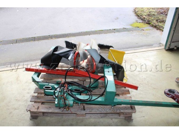 Abgebautes Gerät von vorne