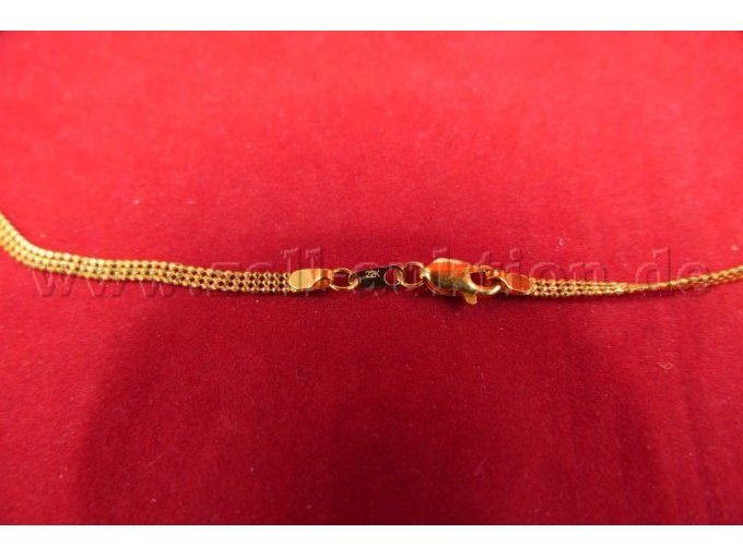 Detailaufnahme 22 Karat-Punzierung mit Verschluss