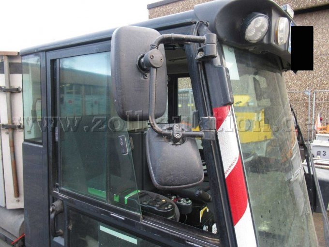 Bild 9 Spiegel beschädigt, angefahren