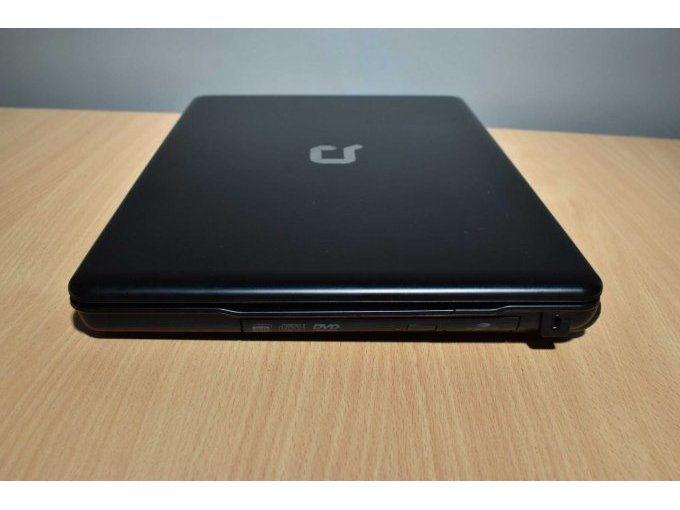 Compaq 615 Notebook – 15,6 Zoll (39,6 cm)
Ansicht von der Seite