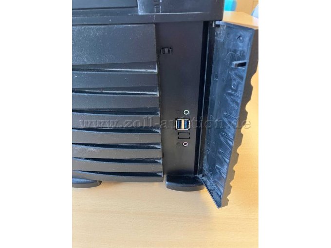 Details Schnittstellen Gehäusevorderseite