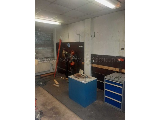 Werkstatt innen im Container