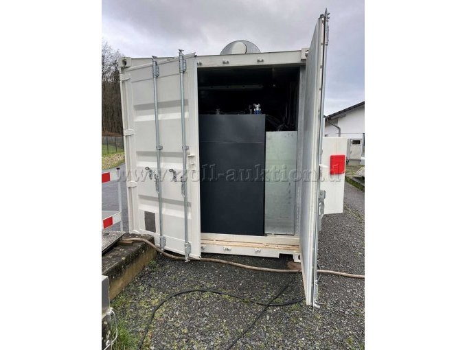 Deutz Netzersatzanlage / Container-Notstromaggregat DE-1000 CSA (Baujahr 2001) – Blick in den geöffneten Container