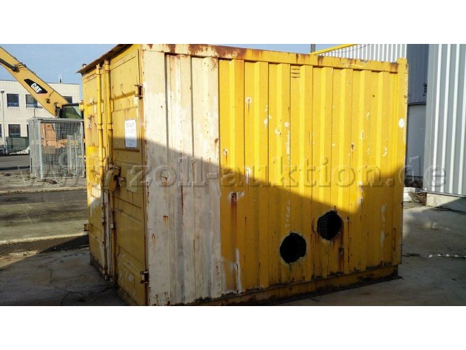 teils mit Löchern für Schlauchdurchführungen