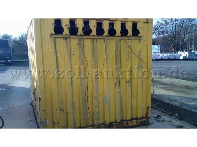 Rückwand mit Löchern