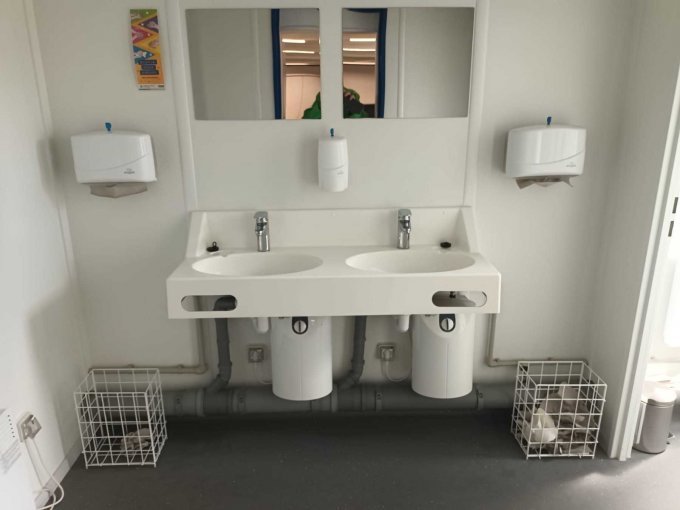 1 containerinstallatie met sanitaircontainer, bedrijf Containex, Wenen – foto 10 – kavel bij Zoll-Auktion, Straubing