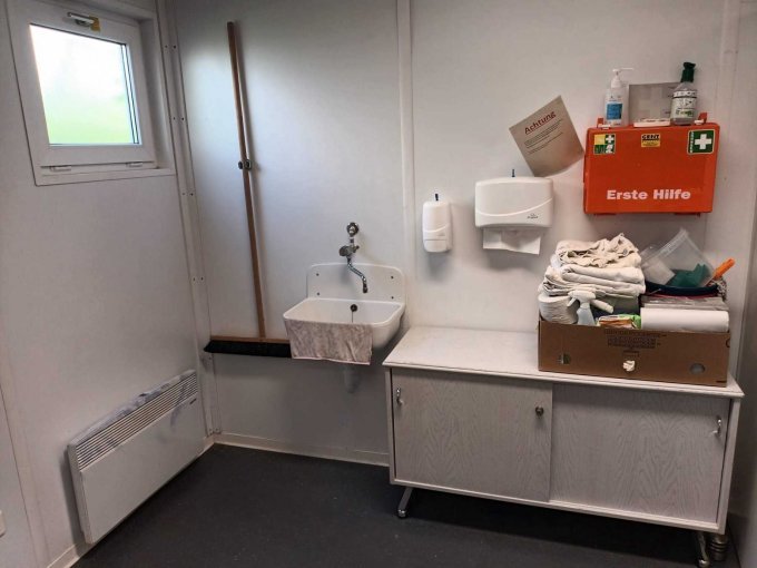 1 containerinstallatie met sanitaircontainer, bedrijf Containex, Wenen – foto 8 – kavel bij Zoll-Auktion, Straubing